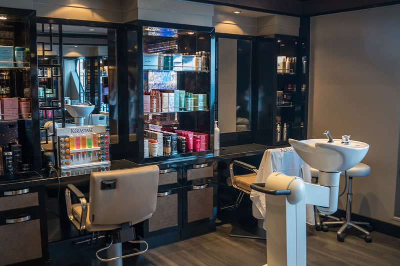 Four Tips to Landing Your First Salon Job